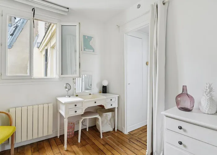 Charming Duplex In Privatestreet, Citycenter Apartment