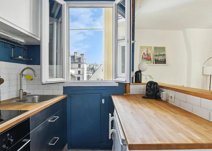 Charming Duplex In Privatestreet, Citycenter Paris