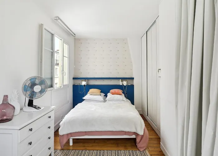 Charming Duplex In Privatestreet, Citycenter Paris